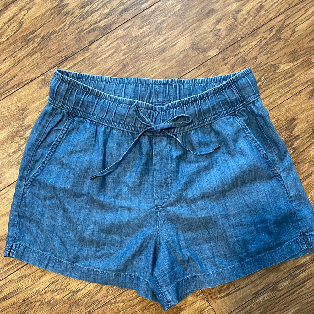 Gap shorts